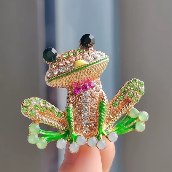 Sparkling Frog Brooch with Rhinestones New - Picture 6 of 9